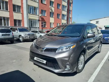 Toyota Sienna 2015 года за 14 100 000 тг. в Алматы – фото 2