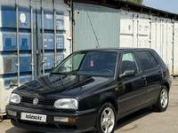 Volkswagen Golf 1996 годаүшін1 800 000 тг. в Алматы