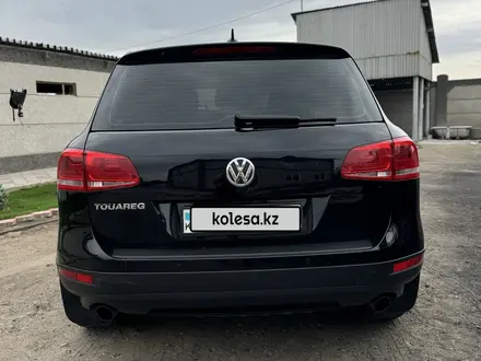 Volkswagen Touareg 2012 года за 11 800 000 тг. в Алматы – фото 2