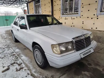 Mercedes-Benz E 230 1988 года за 750 000 тг. в Туркестан – фото 2