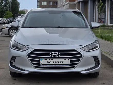 Hyundai Elantra 2018 года за 6 400 000 тг. в Астана – фото 2