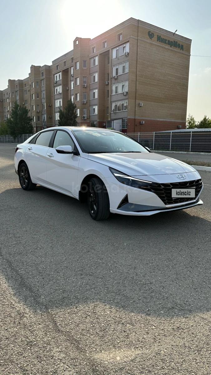 Hyundai Elantra 2023 г.