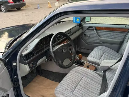 Mercedes-Benz E 230 1992 года за 2 500 000 тг. в Шымкент – фото 17