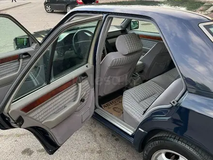 Mercedes-Benz E 230 1992 года за 2 500 000 тг. в Шымкент – фото 19