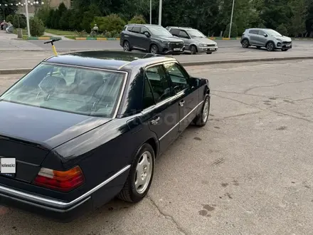 Mercedes-Benz E 230 1992 года за 2 500 000 тг. в Шымкент – фото 9