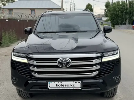 Toyota Land Cruiser 2022 года за 46 000 000 тг. в Актобе