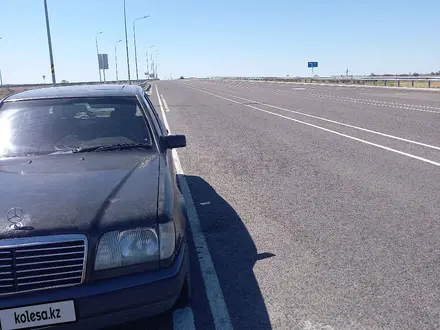 Mercedes-Benz E 230 1992 года за 1 150 000 тг. в Шу – фото 4