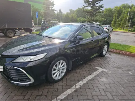 Toyota Camry 2021 года за 14 000 000 тг. в Алматы – фото 3