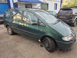 SEAT Alhambra 1998 годаүшін1 200 000 тг. в Астана