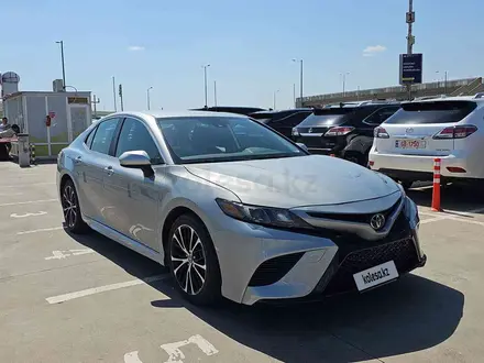 Toyota Camry 2020 года за 7 400 000 тг. в Алматы – фото 3