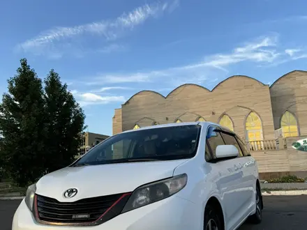 Toyota Sienna 2012 года за 11 000 000 тг. в Уральск