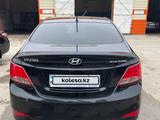 Hyundai Accent 2015 года за 5 000 000 тг. в Актобе – фото 2