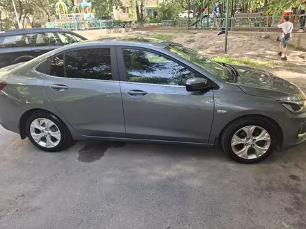 Chevrolet Onix 2024 года за 6 100 000 тг. в Алматы – фото 2