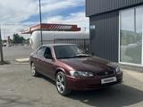 Toyota Camry 1999 года за 3 600 000 тг. в Актобе – фото 2
