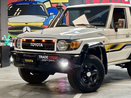 Toyota Land Cruiser 2022 года за 22 495 000 тг. в Алматы – фото 2