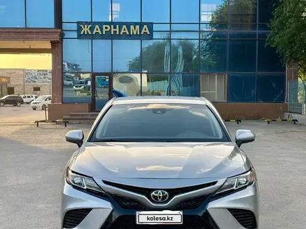 Toyota Camry 2018 года за 8 500 000 тг. в Жанаозен – фото 2