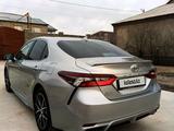 Toyota Camry 2022 года за 15 200 000 тг. в Тараз – фото 2