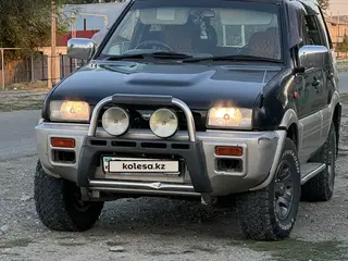 Nissan Mistral, 1996