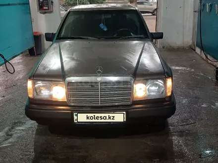 Mercedes-Benz E 200 1991 года за 1 500 000 тг. в Алматы – фото 11
