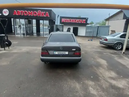 Mercedes-Benz E 200 1991 года за 1 500 000 тг. в Алматы – фото 5