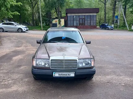 Mercedes-Benz E 200 1991 года за 1 500 000 тг. в Алматы – фото 7