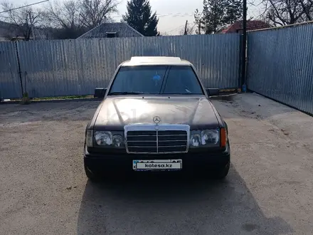 Mercedes-Benz E 200 1991 года за 1 500 000 тг. в Алматы – фото 9