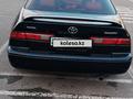 Toyota Camry 1998 года за 2 650 000 тг. в Шымкент – фото 4