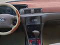 Toyota Camry 1998 года за 2 650 000 тг. в Шымкент – фото 2