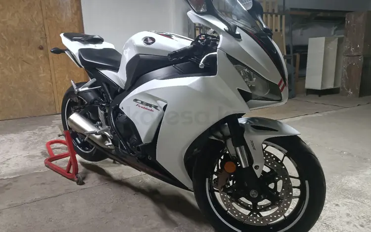 Honda  CBR 1000 RR/RA Fireblade 2014 года за 5 500 000 тг. в Караганда