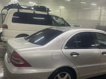 Mercedes-Benz C 180 2001 года за 3 100 000 тг. в Семей – фото 11