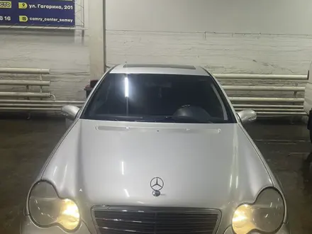 Mercedes-Benz C 180 2001 года за 3 100 000 тг. в Семей – фото 9