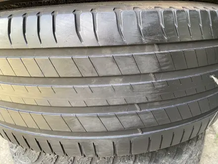 Комплект летние шины 235/55/19 235/55R19 Michelin. за 120 000 тг. в Алматы – фото 5