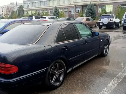 Mercedes-Benz E 240 1999 года за 3 050 000 тг. в Алматы – фото 12