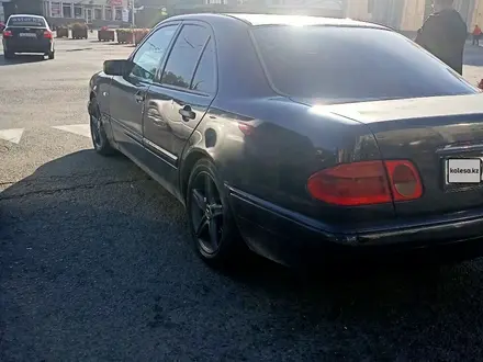 Mercedes-Benz E 240 1999 года за 3 050 000 тг. в Алматы – фото 4