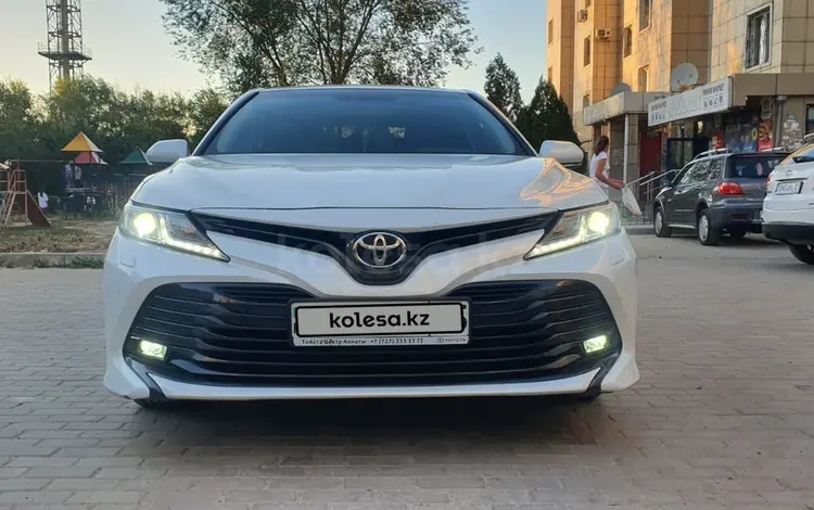 Toyota Camry 2020 года за 13 200 000 тг. в Алматы