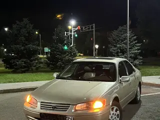 Toyota Camry, 1998