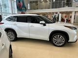 Toyota Highlander 2023 годаfor38 280 000 тг. в Актобе – фото 2