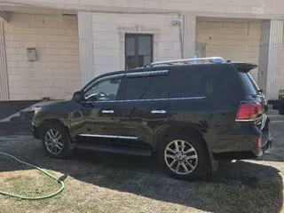 Lexus LX 570