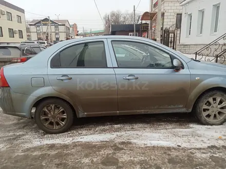Chevrolet Aveo 2013 года за 2 600 000 тг. в Актобе – фото 4