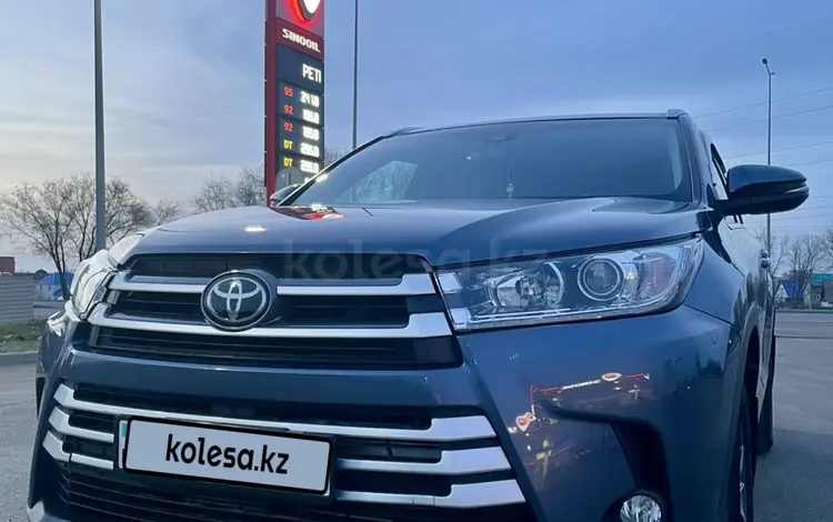 Toyota Highlander 2019 года за 18 200 000 тг. в Уральск