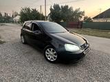 Volkswagen Golf 2005 года за 3 500 000 тг. в Алматы – фото 2
