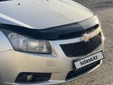 Chevrolet Cruze 2011 года за 3 600 000 тг. в Караганда – фото 4