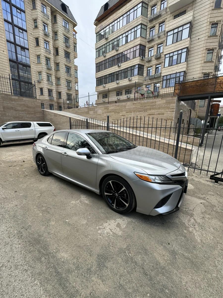 Toyota Camry 2019 г.