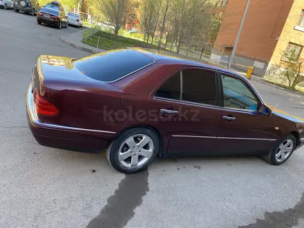 Mercedes-Benz E 230 1997 года за 2 800 000 тг. в Астана – фото 4