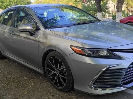 Toyota Camry 2021 года за 12 000 000 тг. в Тараз – фото 2