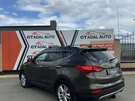 Hyundai Santa Fe 2013 года за 6 000 000 тг. в Актобе – фото 4