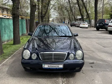 Mercedes-Benz E 280 1999 года за 4 300 000 тг. в Алматы