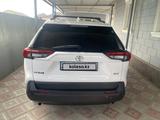 Toyota RAV4 2020 года за 12 400 000 тг. в Атырау – фото 5