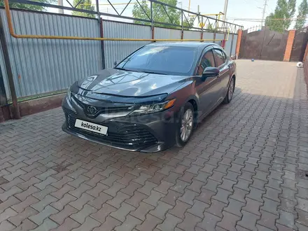 Toyota Camry 2018 года за 12 500 000 тг. в Актобе – фото 8