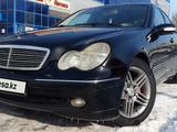 Mercedes-Benz C 240 2002 года за 3 600 000 тг. в Алматы